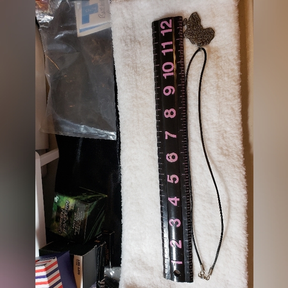 OFFICIAL RESIDENT EVIL 5 Kijuju Necklace Promo Capcom Rare - Picture 7 of 12